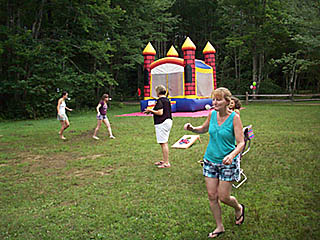 egg spoon race at the picnic